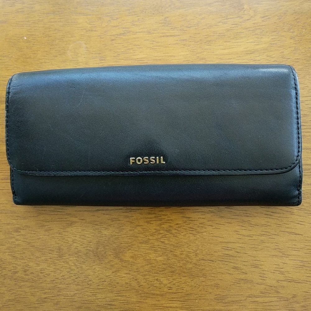 Black leather Fossil Wallet